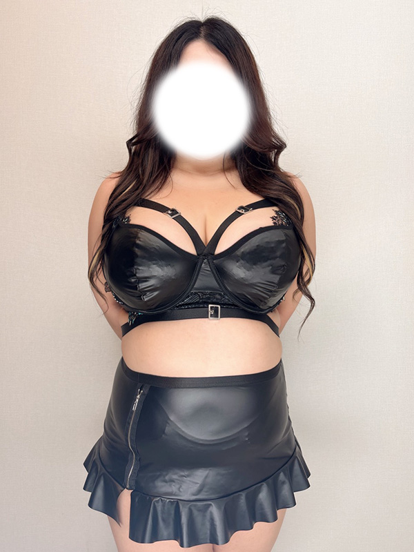 レザーフリルセットアップ